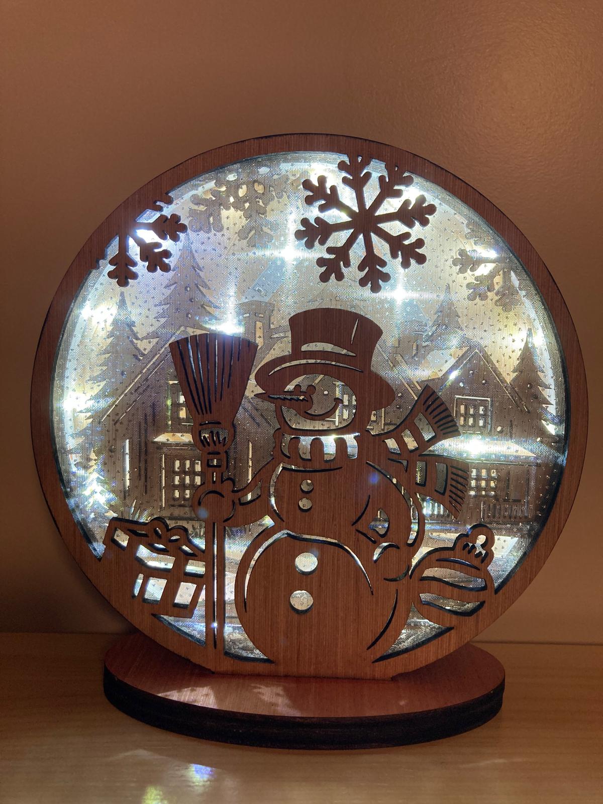 SNEEUWMAN 3D MET LEDVERLICHTING (AA baterijen niet inbegrepen)