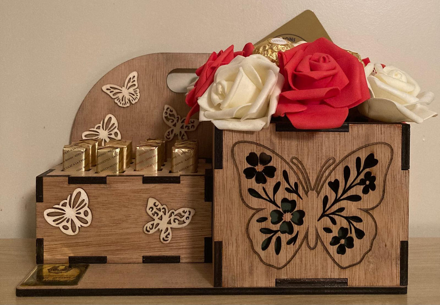 moederdag geschenk multiplex met bloemen en chocolade